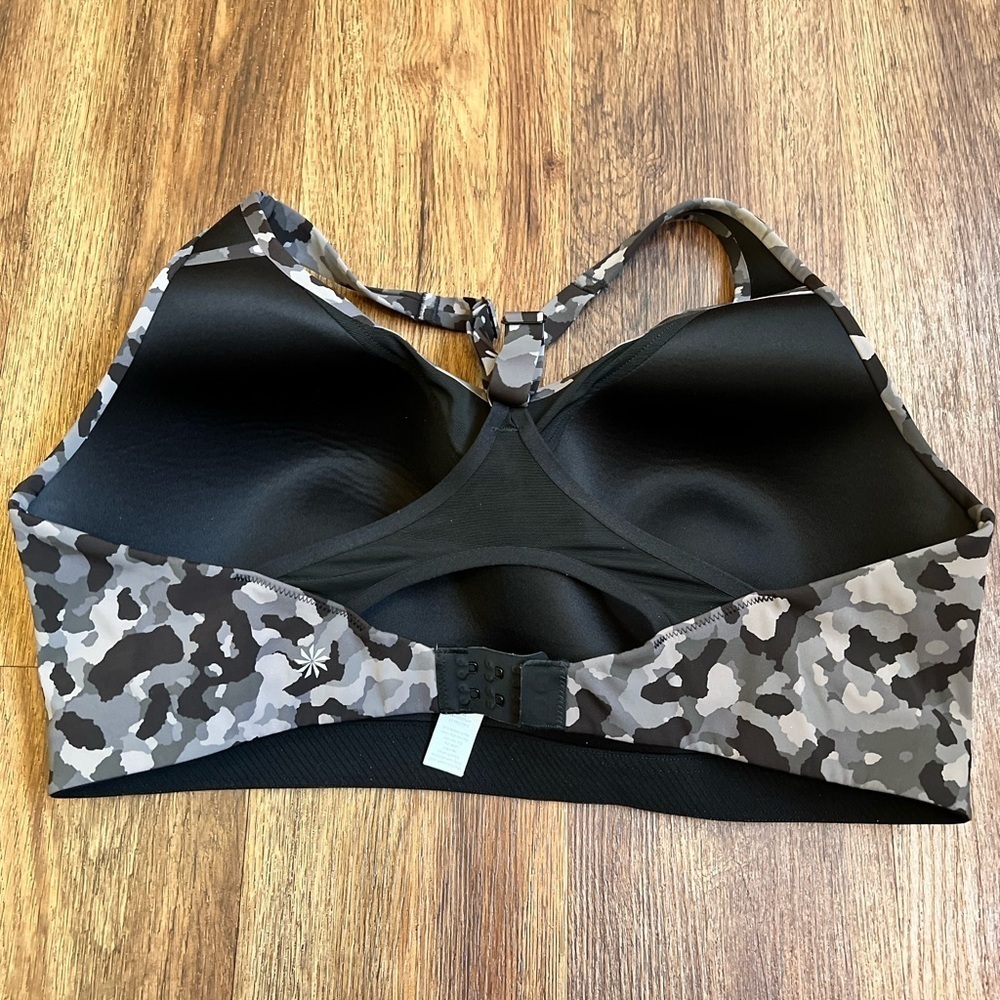NEW Athleta Advance Sports Bra Gray Black Camo 40D - Picture 2 of 9